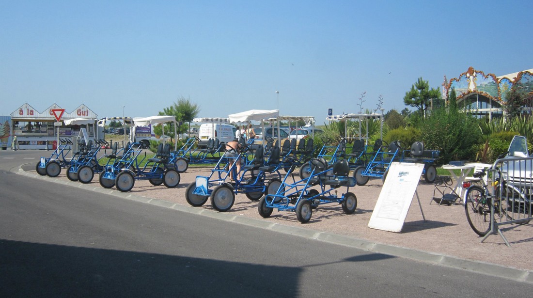 Vélos et Rosalie - © Office de Tourisme de Courseulles-sur-Mer
