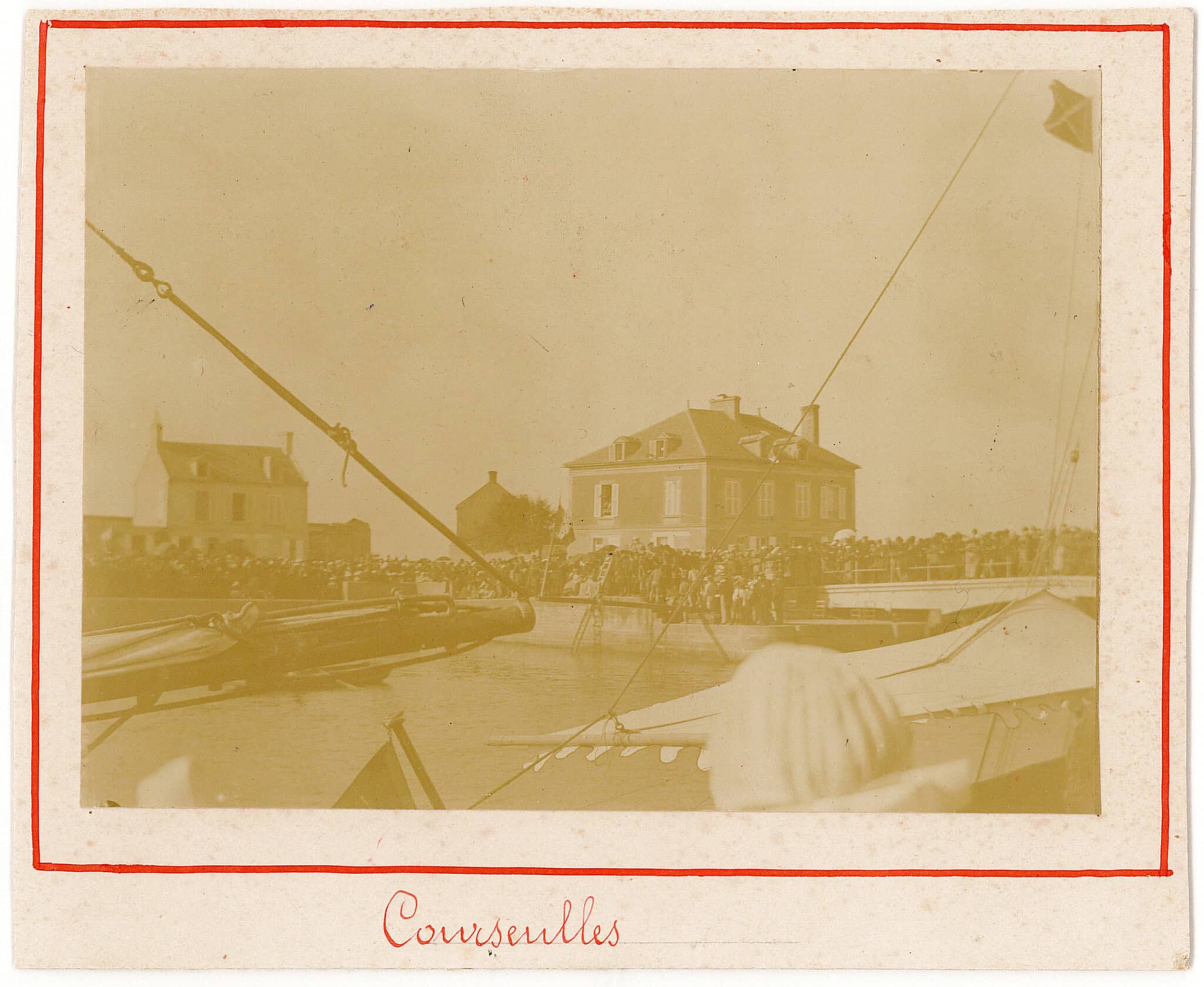 157 - Port - Ransemblement sur le quai - quai est - © Jean-Pierre Fritz