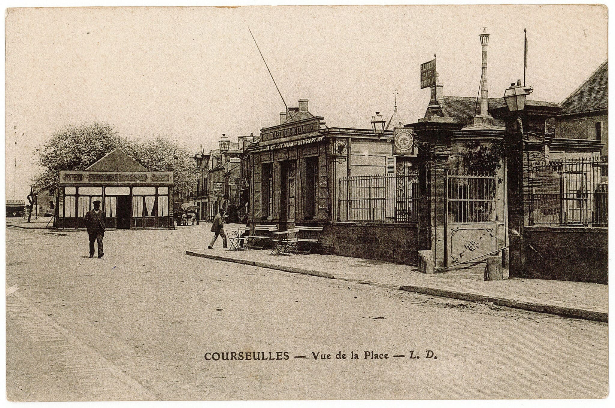 38. Vue de la Place de Caen - Place du Marché - © Jean-Pierre Fritz